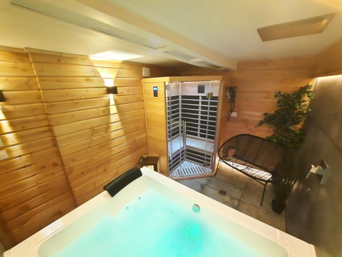 Maison Centre Ville Historique - Bain A Remous, Sauna, Cour Exterieure Privative - Tout Peut Se Faire A Pied A 3Min Du Vieux Port, 10Min De La Plage, 3Min D'Un Parking Gratuit, Restaurants, Boutiques, Muses, Etc Ονφλέρ Εξωτερικό φωτογραφία